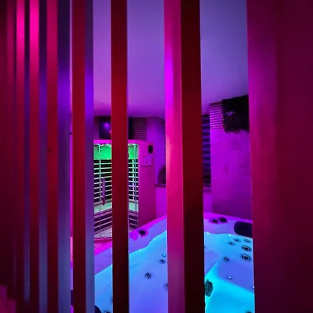 Love hotel Le Boudoir Suite&spa Malissard