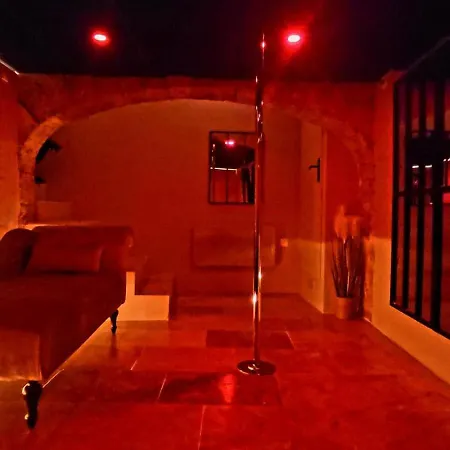 Love hotel Le Boudoir Suite&spa Malissard
